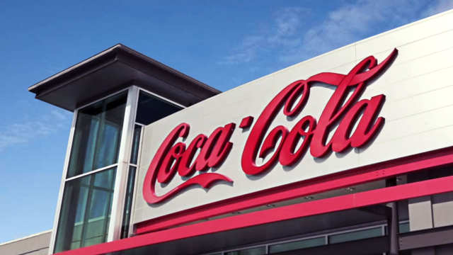 New Signature migrate Coca-Cola Bottling Company United from Notes to Office 365